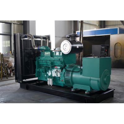 500kw重慶康明斯柴油發(fā)電機組-重慶康明斯6缸柴油機KTAA19-G6柴油發(fā)電機組,缸徑/行程：159/159mm,柴油發(fā)電機組水冷發(fā)動機功率570KW,柴油發(fā)電機組配套馬拉松斯坦福發(fā)電機。廠價直銷歡迎選購：13773399855。