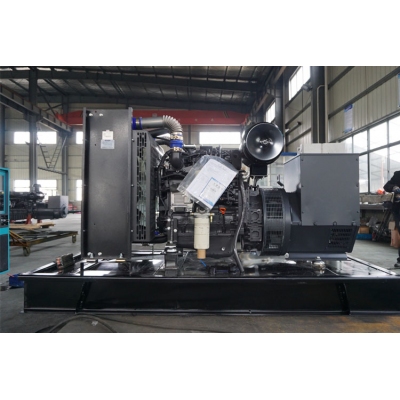 75kw上柴動力柴油發(fā)電機組-上柴動力4缸柴油機4HTAA4.3-G33柴油發(fā)電機組,缸徑/行程：105/124mm,柴油發(fā)電機組水冷發(fā)動機功率86KW,柴油發(fā)電機組配套馬拉松斯坦福發(fā)電機。廠價直銷歡迎選購：13773399855。
